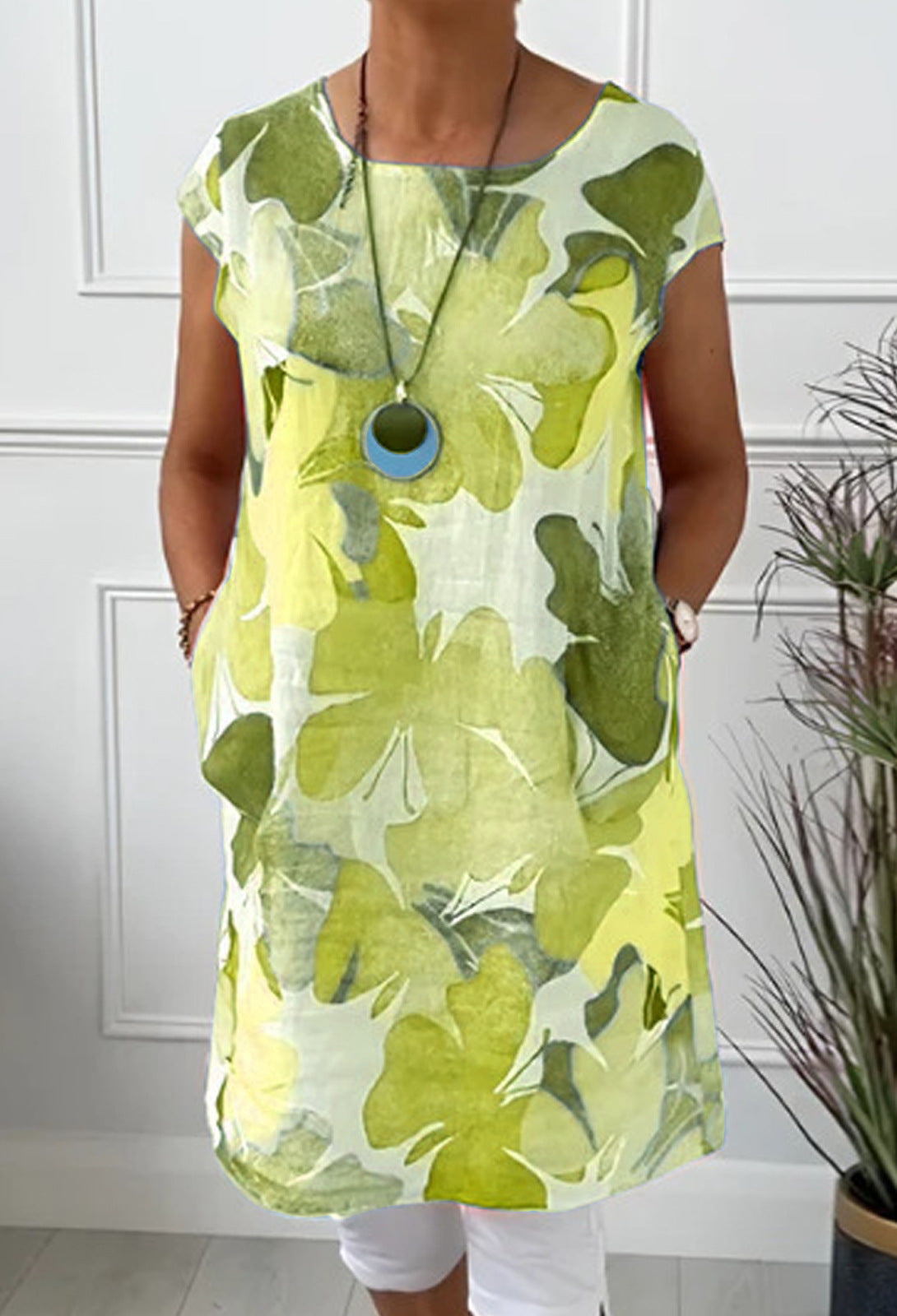 Tara™ | Vestido de Luxo com Impressão de Borboletas Fluídas (Quase Esgotado)